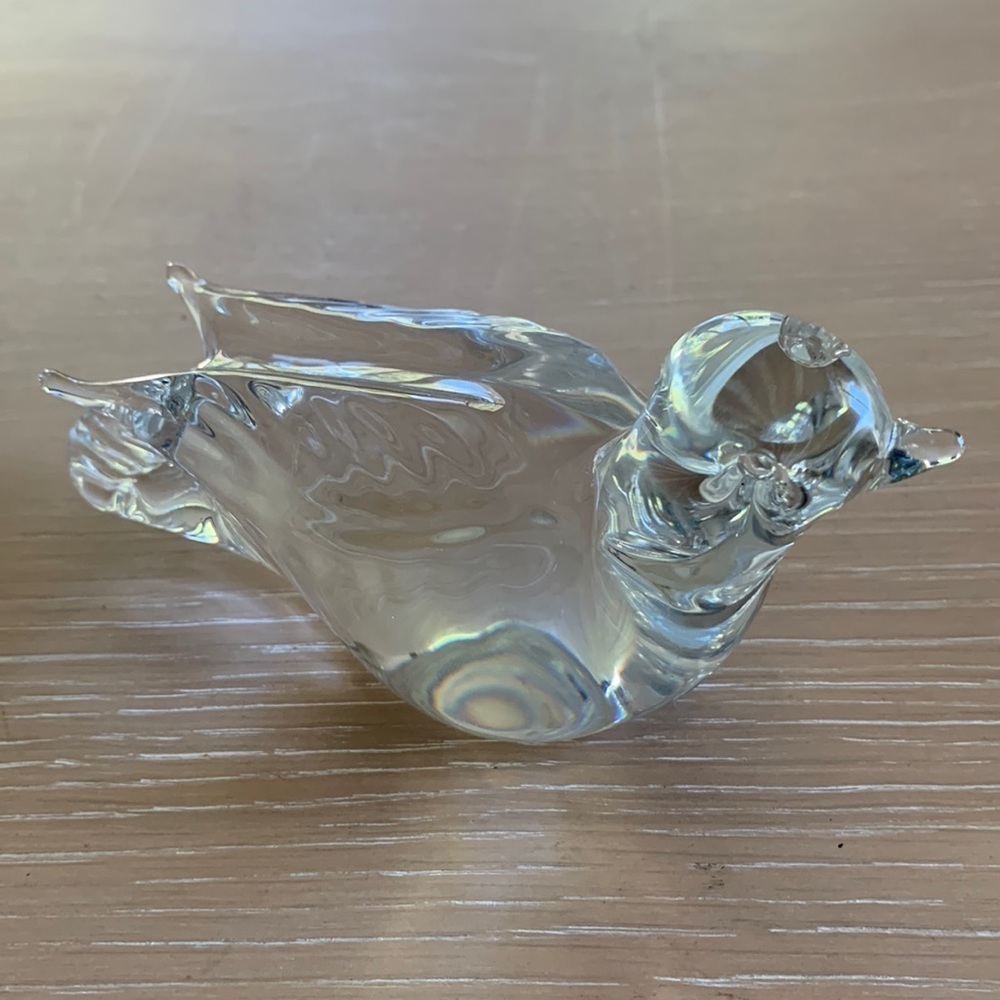 Swedish Crystal Art Glass Dove, no chips or scratches - quite beautiful!